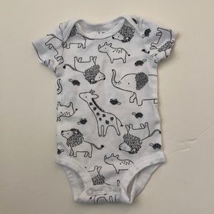 Newborns’ child of mine Wildlife One-piece (NB)